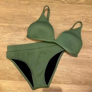 Gianni Bini — Olive ribbed retro bikini— size S